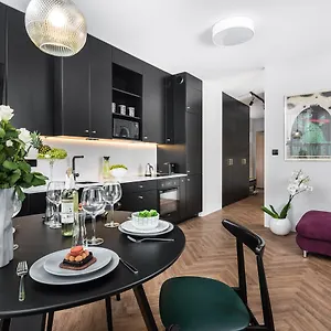 https://moss-apartment.krakowhotelspoland.com